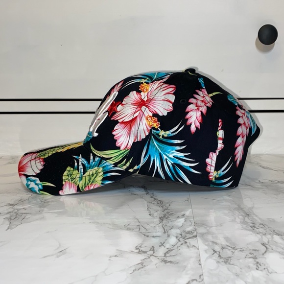 Cali Hat - Picture 2 of 3